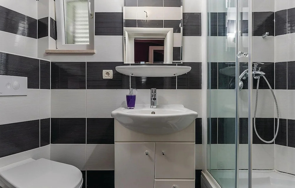 Nice Home in Kastel Novi With Sauna, Wifi and 8 Bedrooms