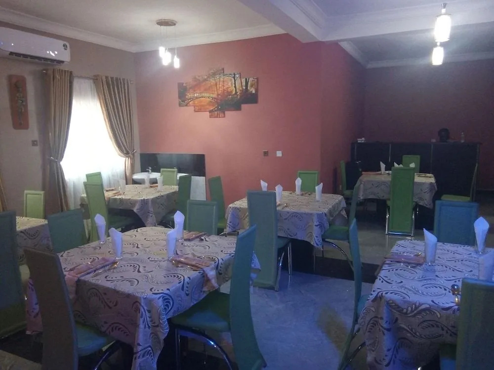 Pameec Luxury Suites