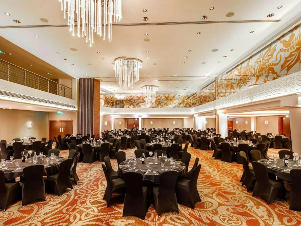 Holland House Hotel Cardiff By Sunday