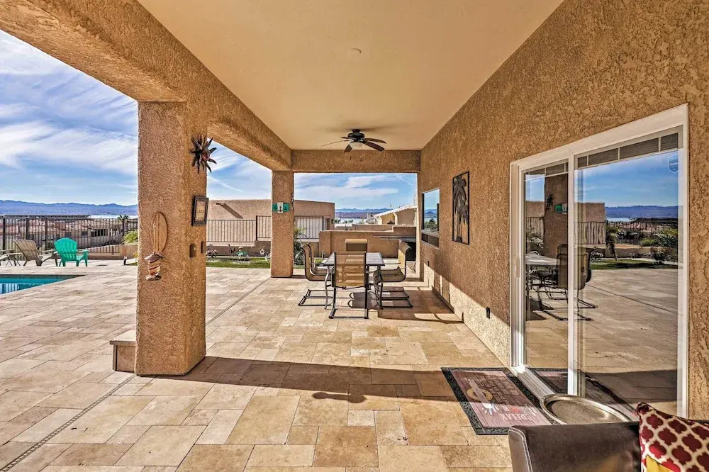 Luxe Retreat w/ Lake Havasu View & Pool!