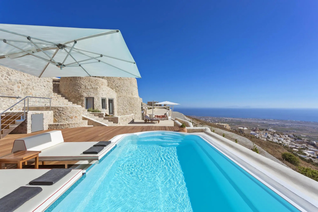 Luxury Villa in Santorini!