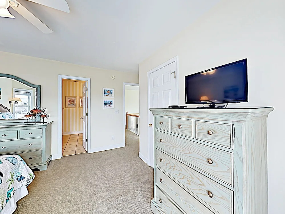 New Listing! Roomy In Private Beach Community 7 Bedroom Home