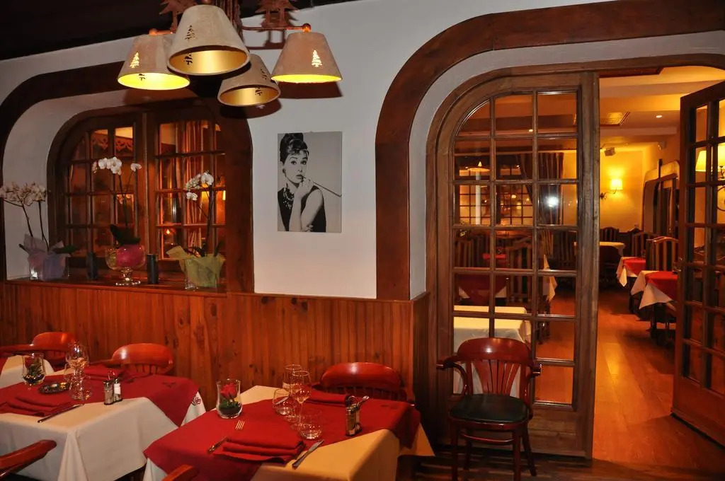 Le Chalet Suisse