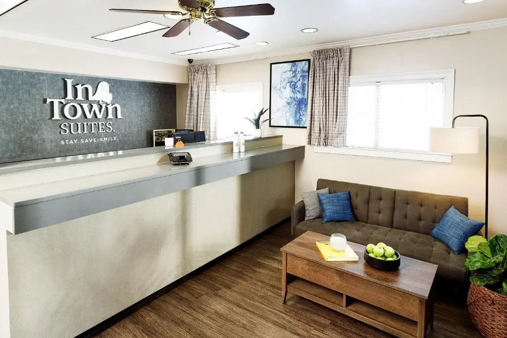 InTown Suites Extended Stay Chicago IL - Elk Grove OHare