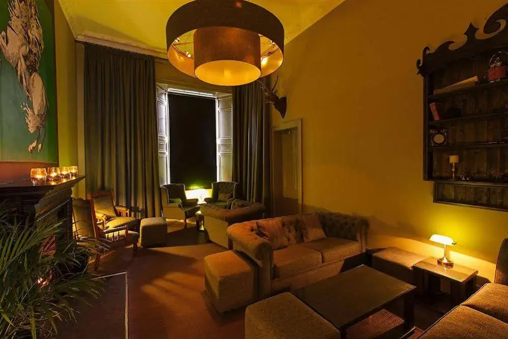 Rooms & Suites Picardy Place