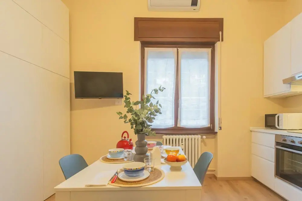 Simar Apartments nearby Como SG Train Station by Rent All Como