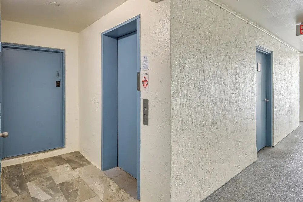 Daytona Beach Condo w/ Balcony: 5 Mi to Speedway!