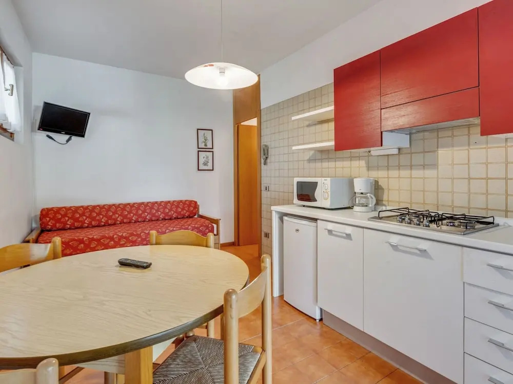 Comfortable Apartment in Garda With Swimming Pool