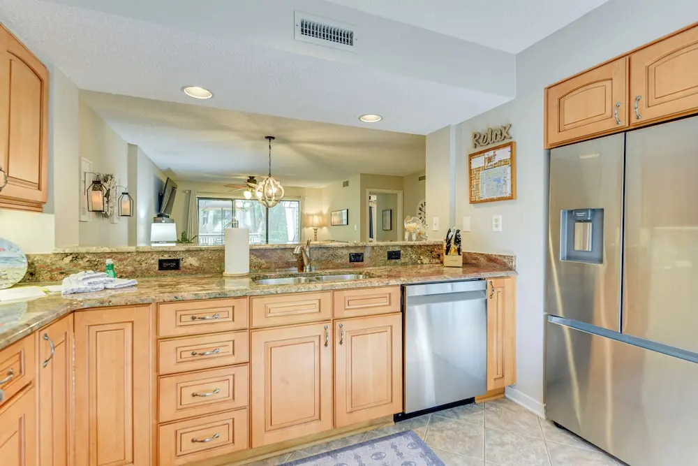 Private Deck & Pool Access: Myrtle Beach Getaway!
