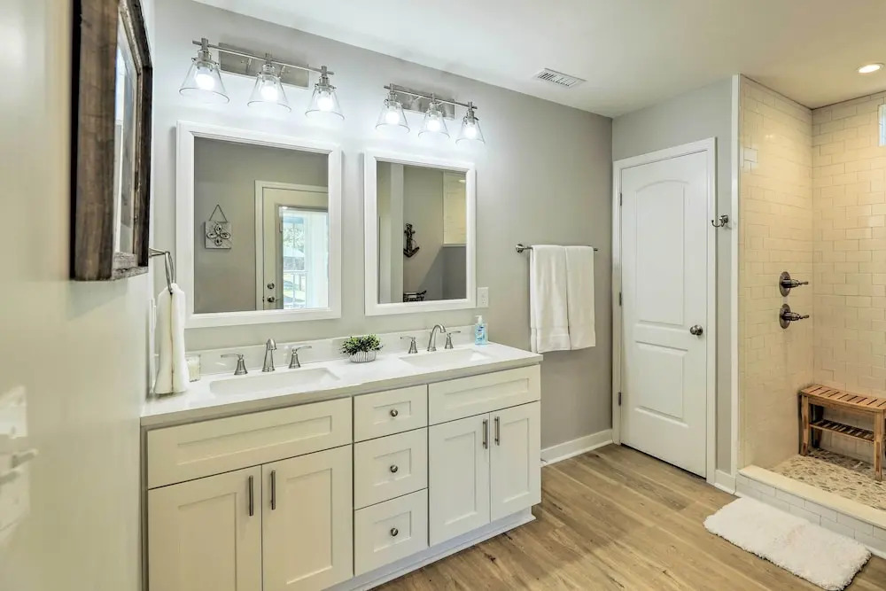 Beaufort Pad w/ Patio: 3 Blocks to Waterfront!