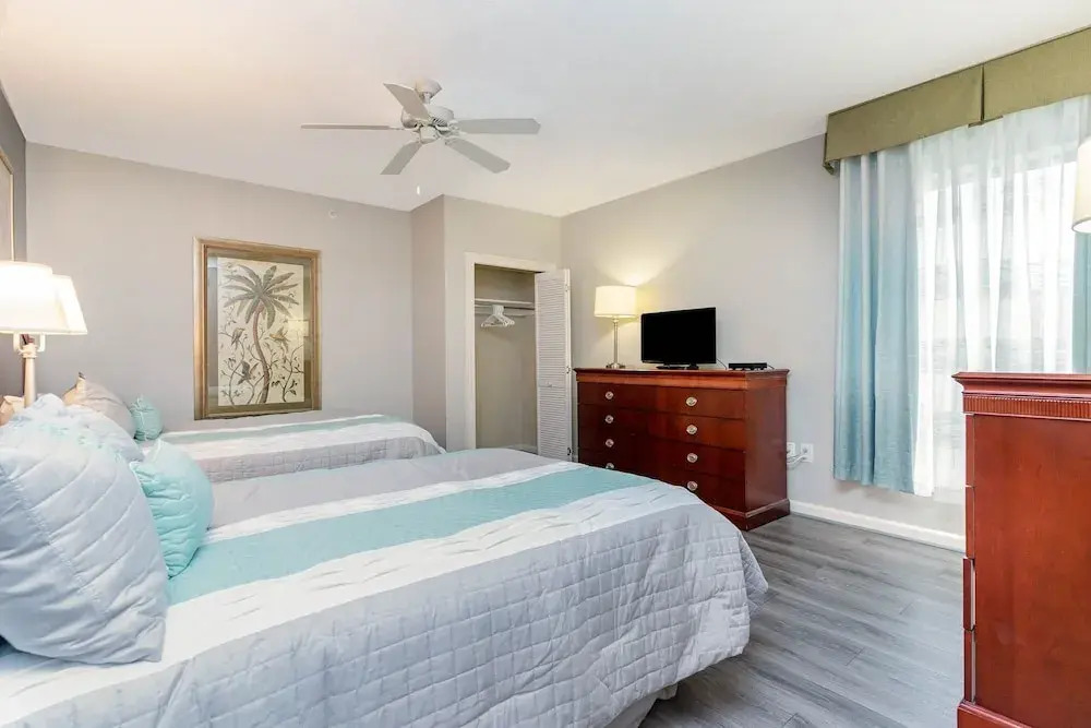 Splendid 3 bedroom, 3 bath condo - 408 Royale Palms 3 Condo