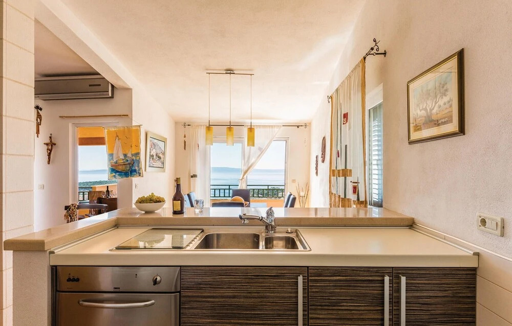 Beautiful Apartment in Makarska With 1 Bedrooms and Wifi