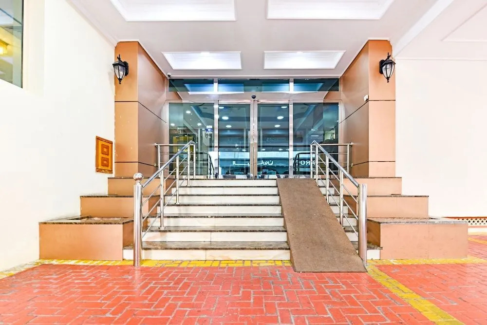 OYO 121 Ramiya Plaza