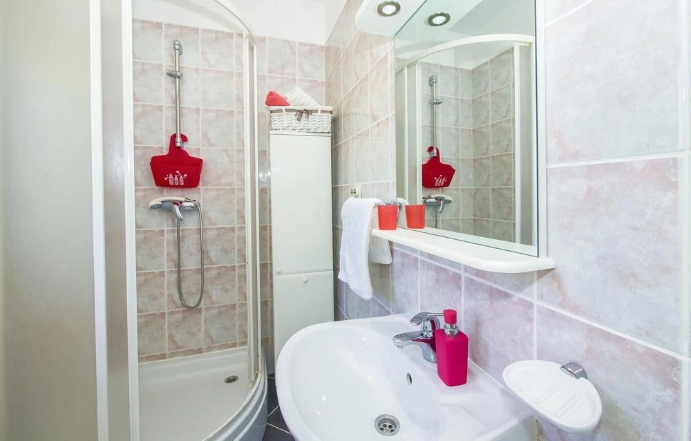 Cozy Home In Okrug Gornji With Sauna