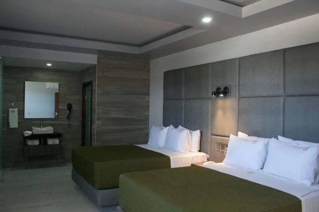 Hotel Grand One Plaza