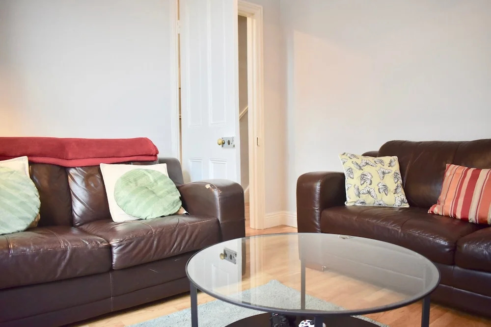 Traditional 4 Bedroom Home in Trendy Ranelagh