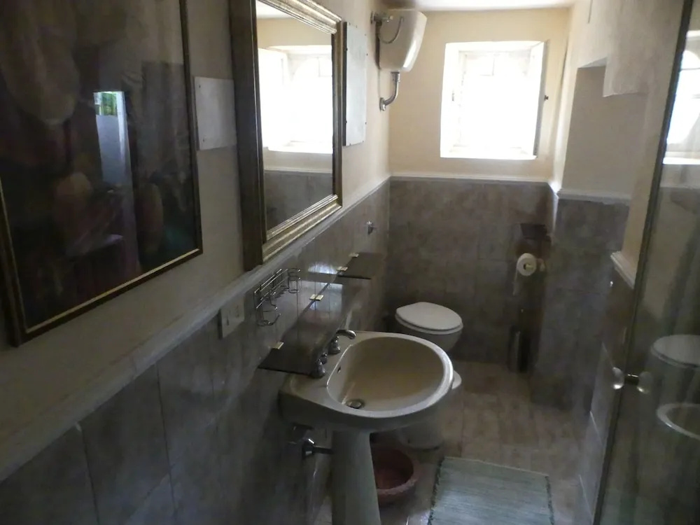 Elegante Appartamento in Villa con Piscina