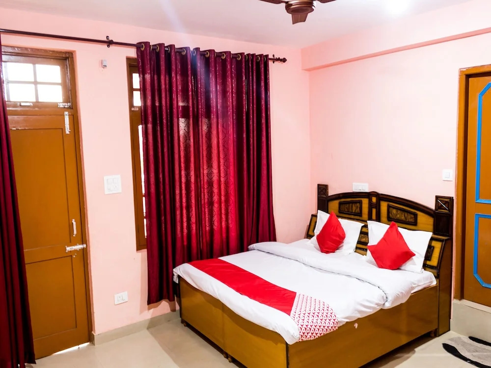 OYO 13846 Home Cozy Studio Naddi