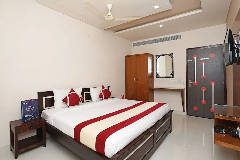 OYO 10249 Hotel Gurukripa