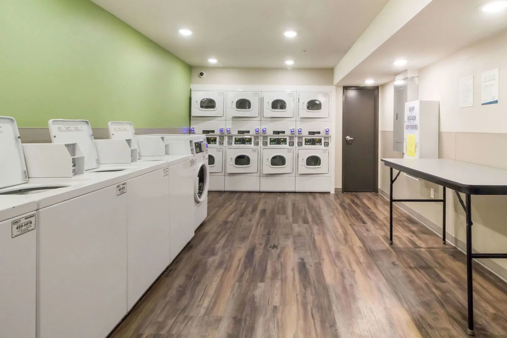 WoodSpring Suites Lake Jackson