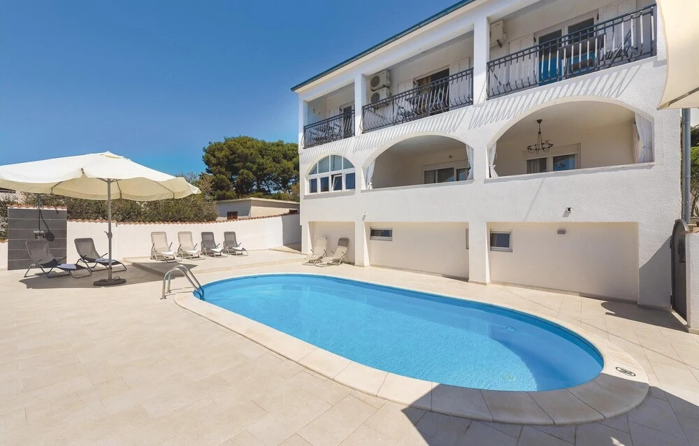 Five-Bedroom Holiday Home Primosten With Sea View 06