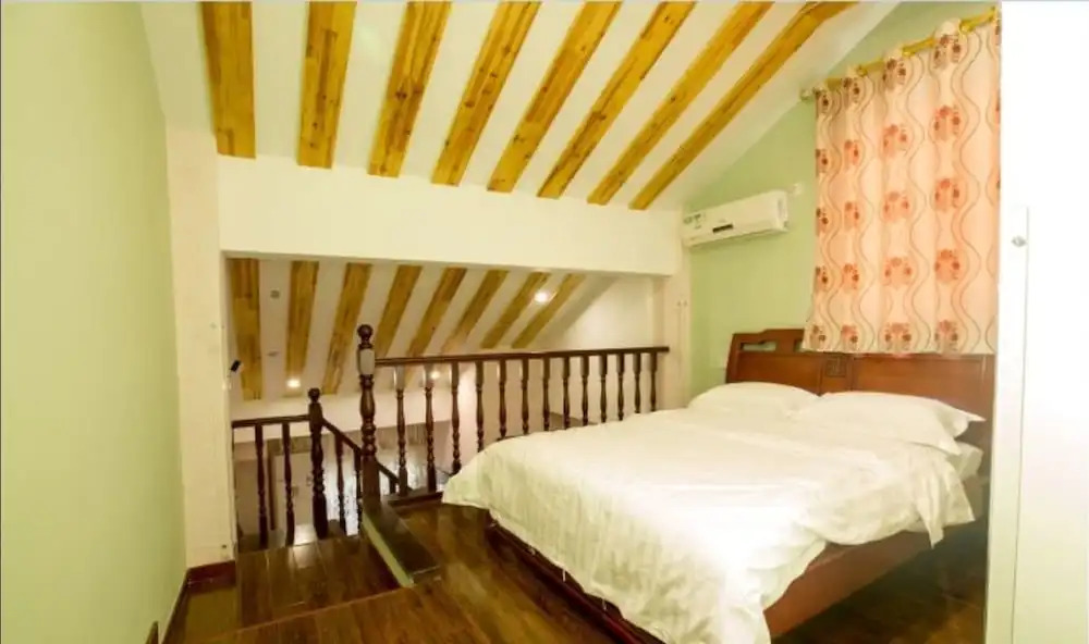 Wuzhen Shibajian Theme Inn