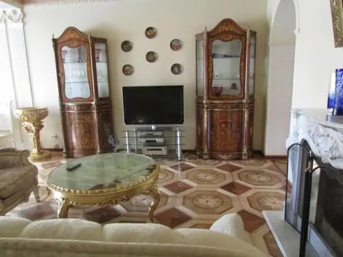 Apartment Bolshaya Konyushennaya 7