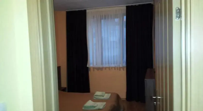 Yana Apartments