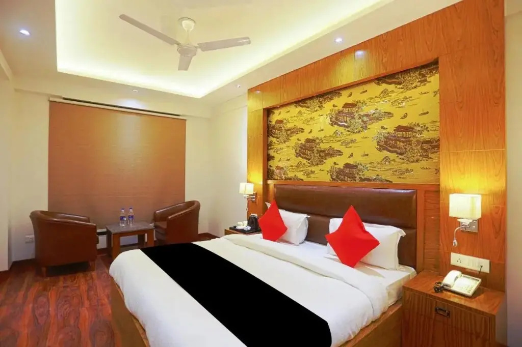 Star Seventeen by OYO Rooms