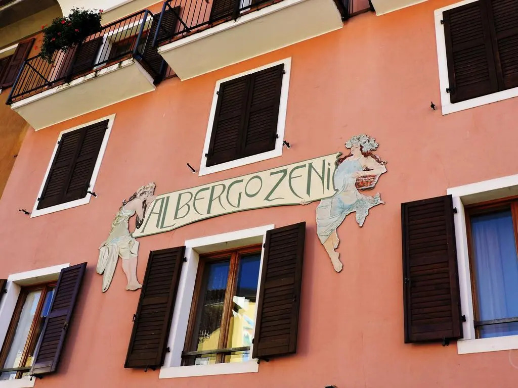 Hotel Zeni
