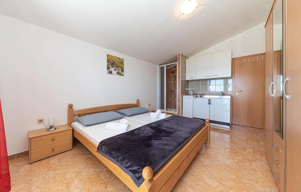Amazing Apartment in Kastel Sucurac With Wifi and 3 Bedrooms