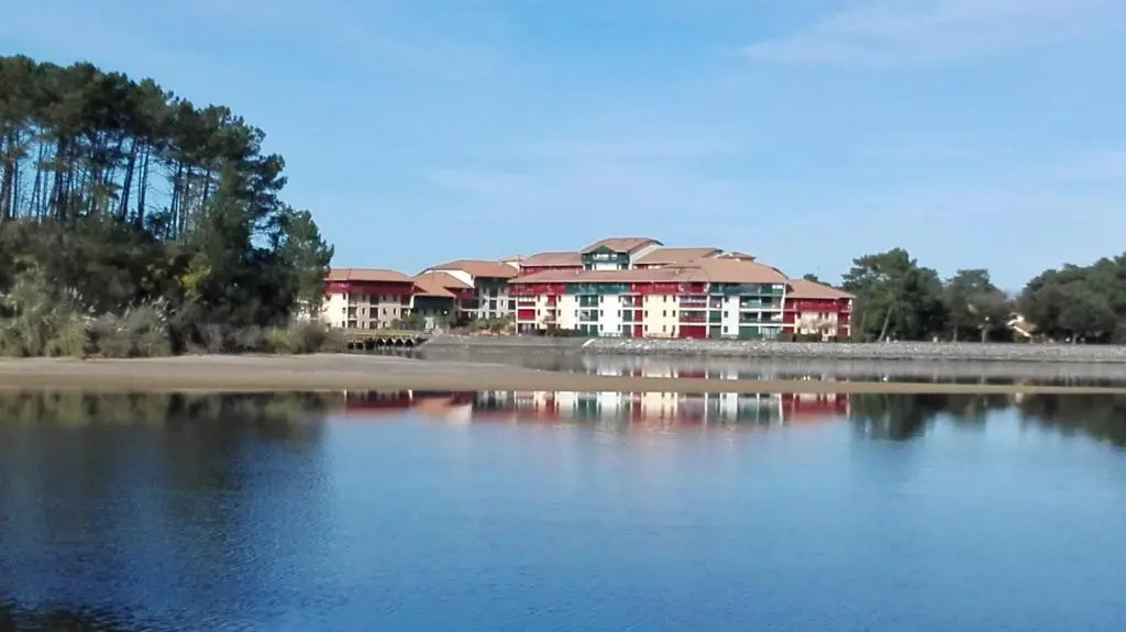 appartement T2bis idealement situé au bord du lac marin de Vieux Boucau