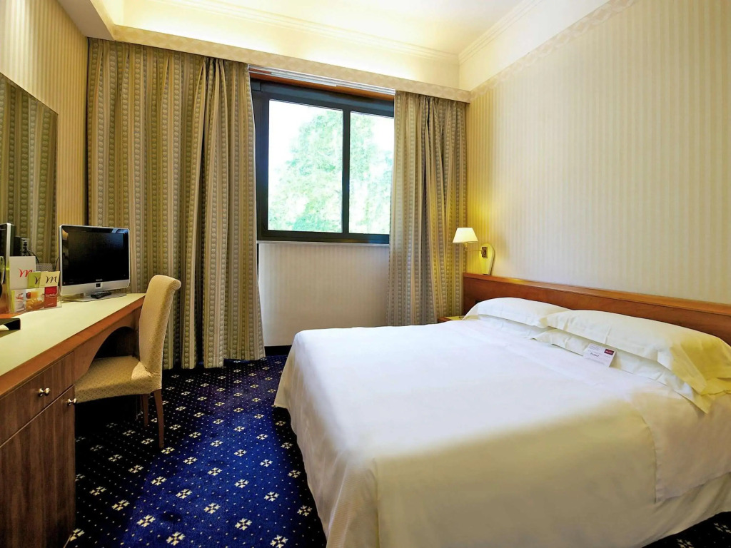 Отель Mercure Astoria Reggio Emilia