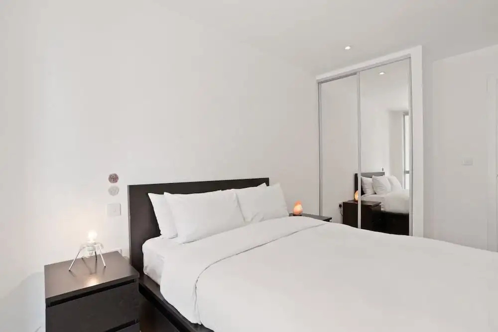 Stunning 1-bed apt W/roof Terrace in Canning Town