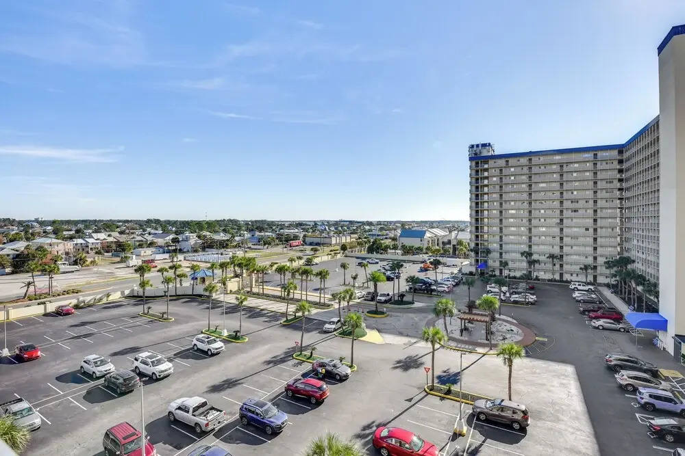 Regency Towers PCB Condo: Beach Access & 2 Pools