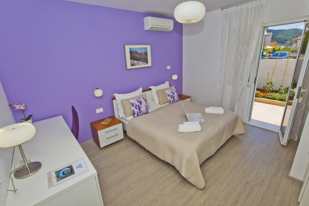 Violeta Hvar