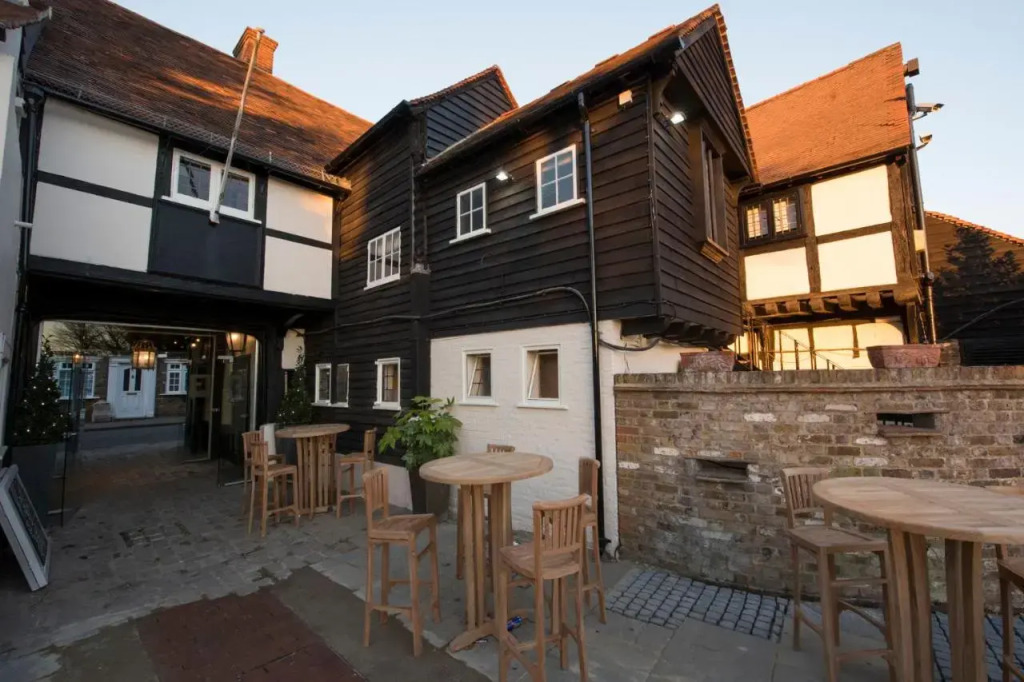 Olde George Inn