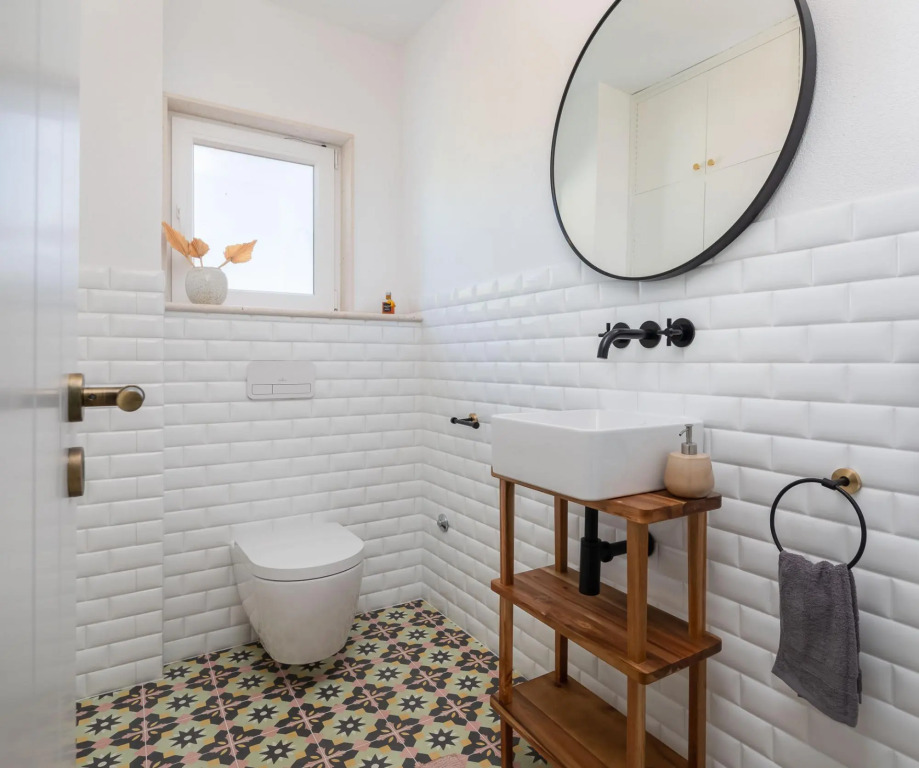 Sina in Splitska with 4 bedrooms and 3 bathrooms