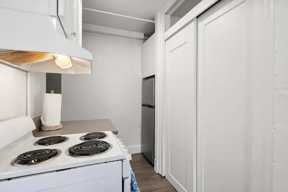 Chic City Retreat 97 Sleeps 2!