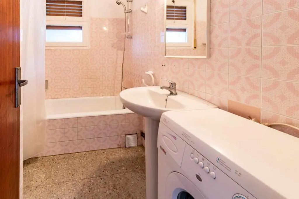 CARBONERAS 53 Apartamento con terraza jardín y vistas al mar