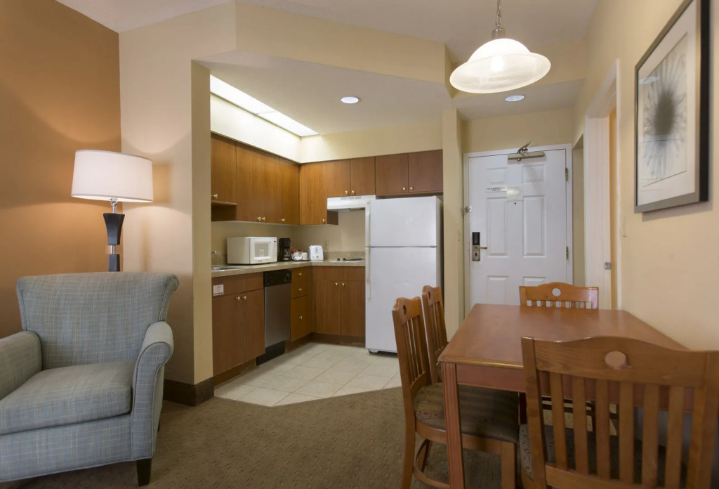 staySky Suites I-Drive Orlando Near Universal