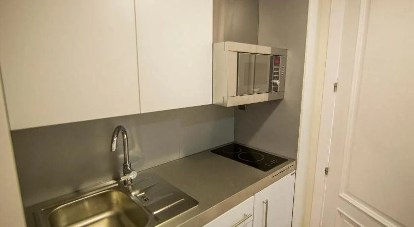 Apartamentos Plaza de Santiago - Estudios Turisticos - 1 LLAVE