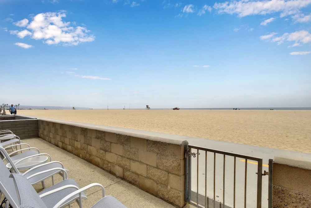 1818 W Ocean Front Coad 6 Bedroom Duplex