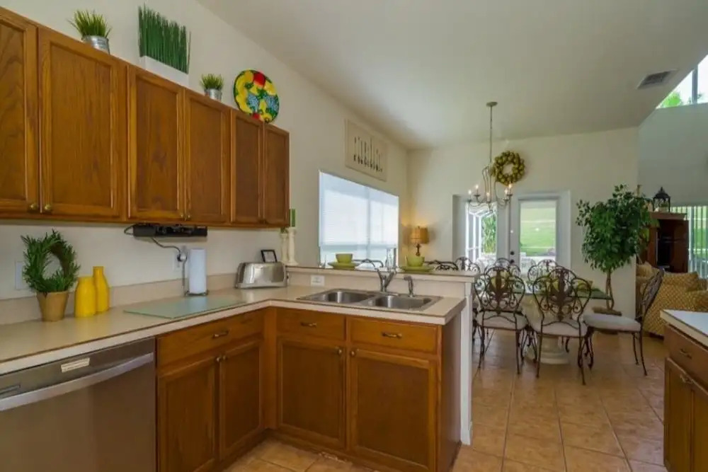 Luxury 4bd Gorgeous Pool In Gated Community 4 Bedroom Home