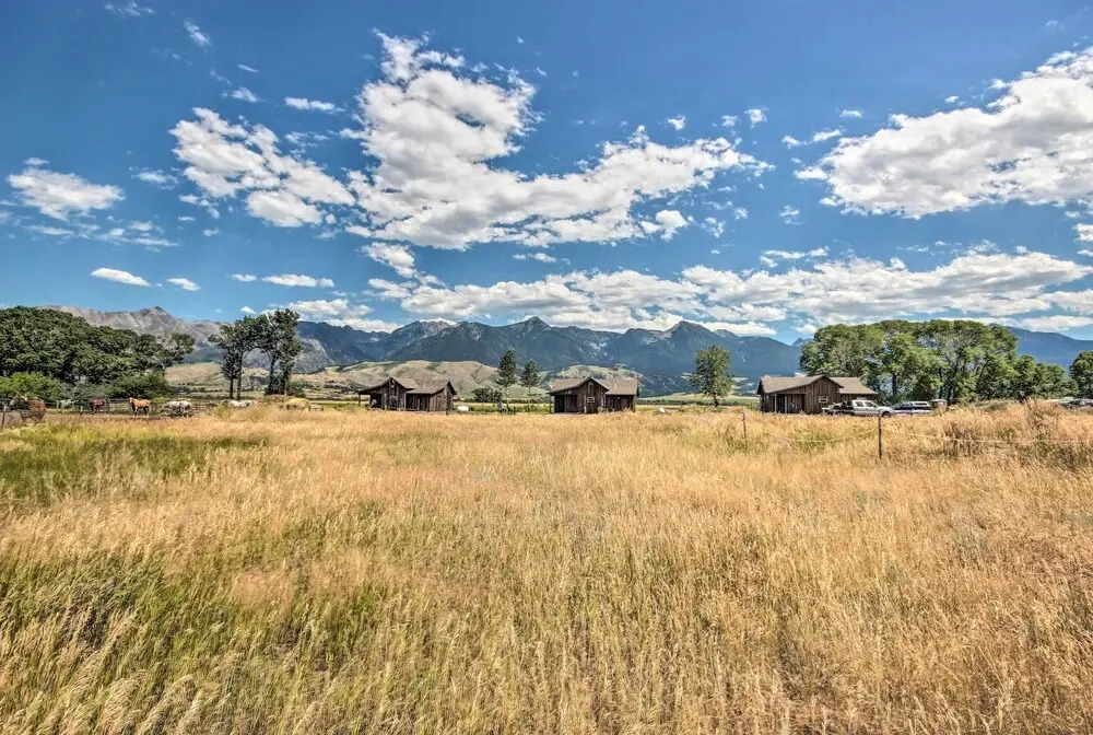Dreamy Mountain-view Cabin Near Yellowstone!