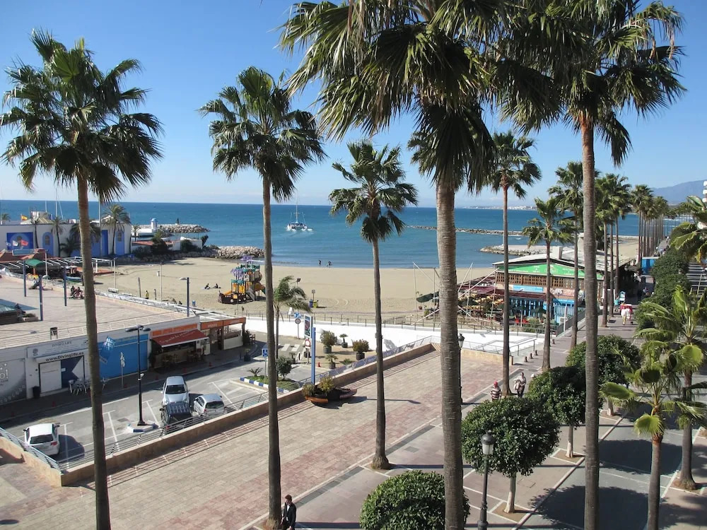 Rentcostadelsol Marbella-El Faro