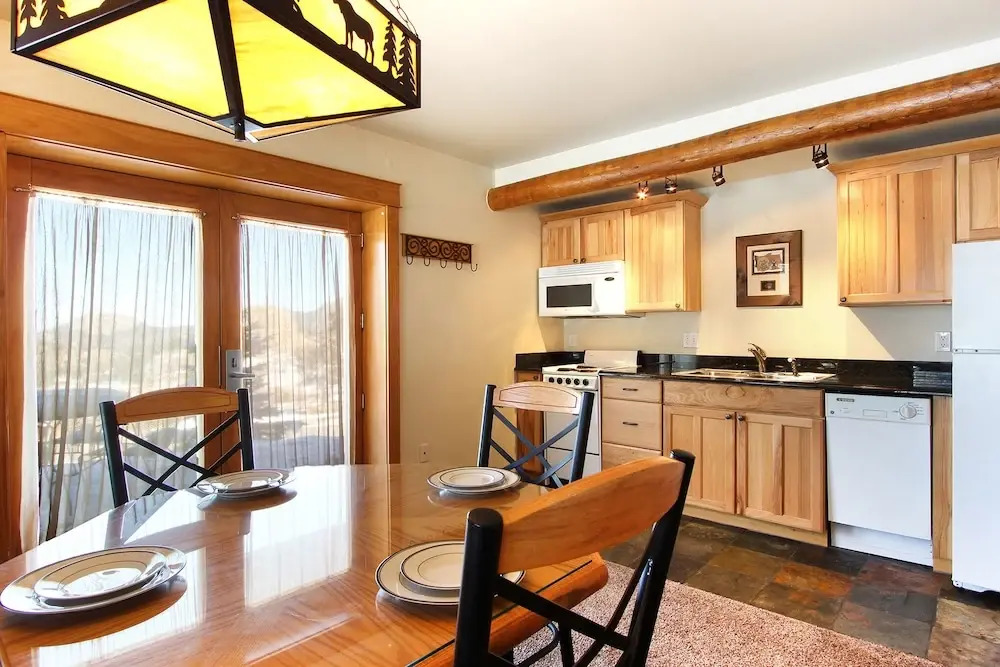 Little Matterhorn 17A 1 Bedroom Condo by RedAwning