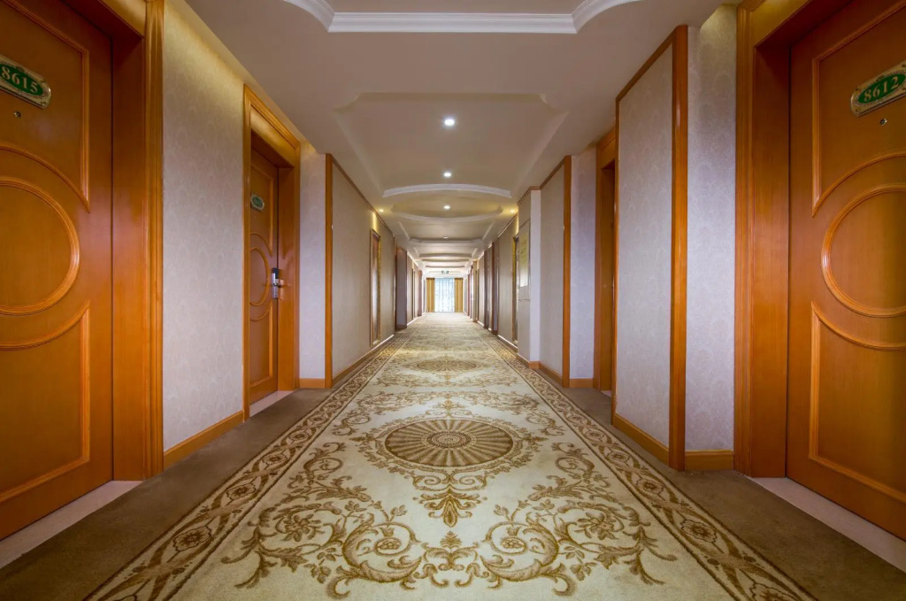 Vienna Hotel (Shenzhen Tianbao Road)