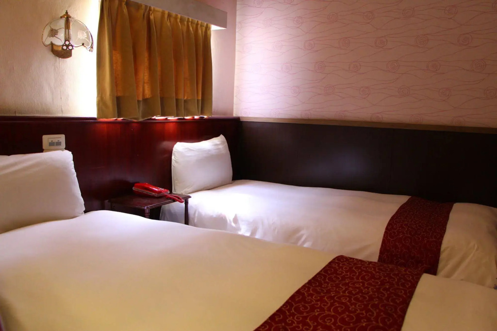 Gene Long Haiy Att Hotel