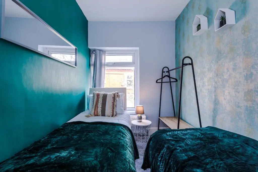 ✪ LEISURE/BUSINESS ✪ 3 Bed House /W Parking ✪ WiFi